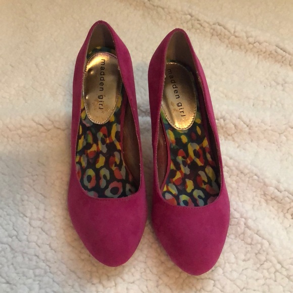 Pink Pumps - Picture 5 of 6